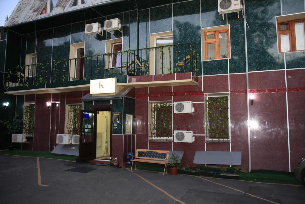 Yellowunlimited Hotel Charkiw Exterior foto